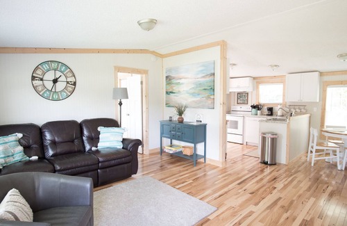 Durants Neck Cottage | ~Countryside Cottage~Deck~Grill~Wi-fi~Belvidere~Near Albemarle Croquet Club