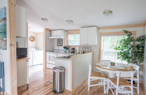 Durants Neck Cottage | ~Countryside Cottage~Deck~Grill~Wi-fi~Belvidere~Near Albemarle Croquet Club