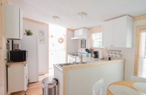 Durants Neck Cottage | ~Countryside Cottage~Deck~Grill~Wi-fi~Belvidere~Near Albemarle Croquet Club