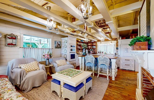 Buckingham Cottage | Countryside cottage with firepit, garden views, French-country decor, & hammock