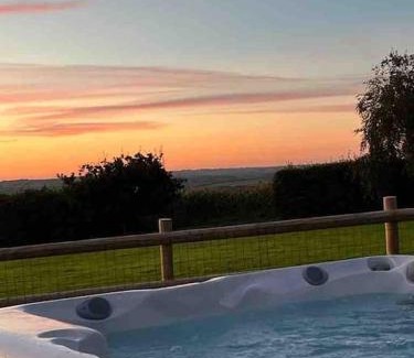 Lifton House | Countryside cottage with private garden & hot tub