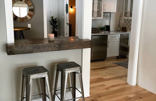 Williamsburg House | Countryside Farmhouse in Elk Rapids-5 bedrooms-4.5 bath Sleeps 10