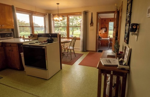 Balsam Lake House | Countryside gem right by the lake!