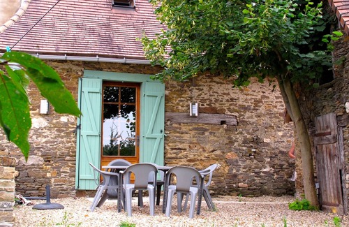 Angoisse House | Countryside gite, build in stones of Limousin in the midst of an apple orchard