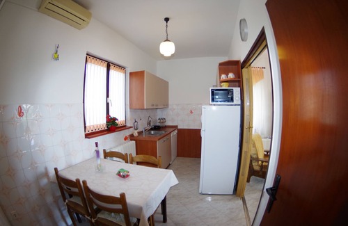 Peresiji Apartment | Countryside Holiday Apartment In Village Peresiji