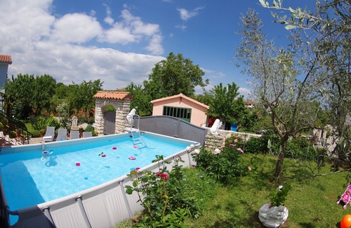 Peresiji Apartment | Countryside Holiday Apartment In Village Peresiji