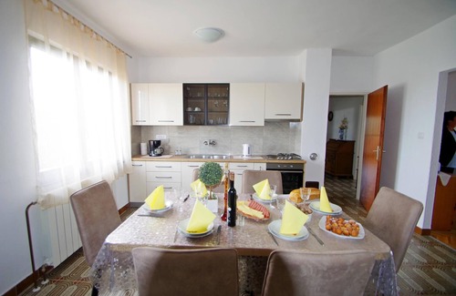 Sajini Apartment | Countryside holiday apartment with 3 bedrooms on peaceful location