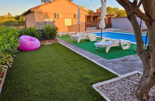 Benkovac House | Countryside holiday home - pool - big terrace