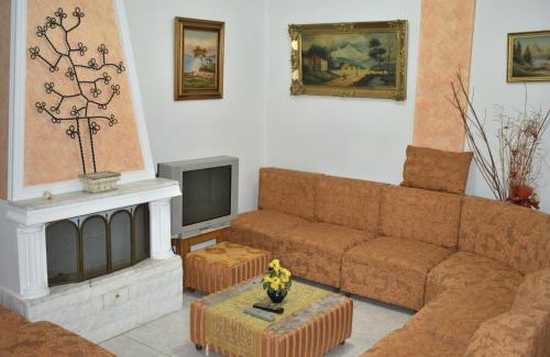 Gomfoi Apartment | Countryside Home