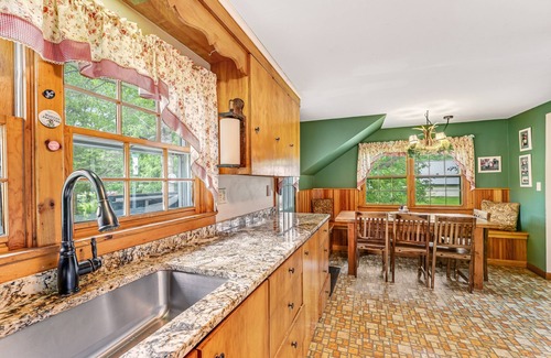Roxbury House | Countryside home near skiing with amazing views & firepit