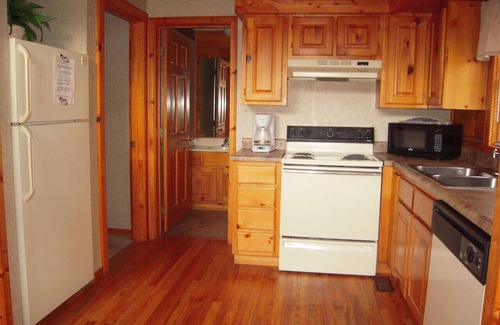 Gatlinburg - Pigeon Forge Cabin | Countryside in Country Pines