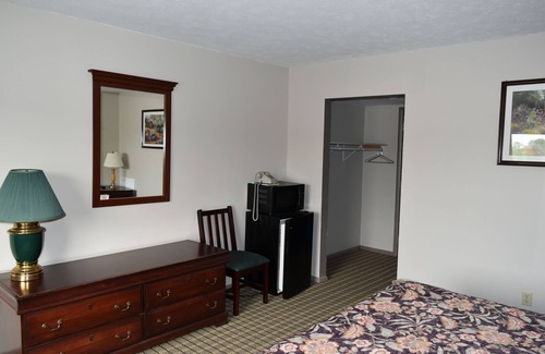 Hillsboro Hotel | Countryside Inn