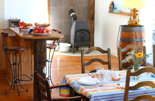 Razac-d'Eymet House | countryside lavender cottage