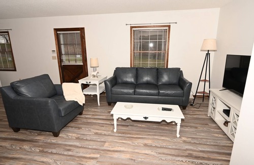 North Haven House | COUNTRYSIDE RANCH 12 MINUTES to Yale New Haven Hospital