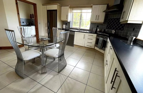 Lecemy House | *Countryside Retreat | 5 mins to Donegal Town*