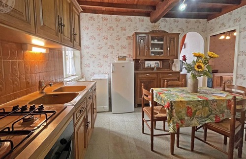 Saint-Heand Cottage | Countryside Retreat: Cozy 1BR Cottage, Farm Visit, Private Garden, Near Saint-Etienne
