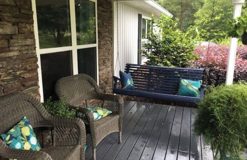 Madison County House | Countryside Retreat Near Athens & UGA