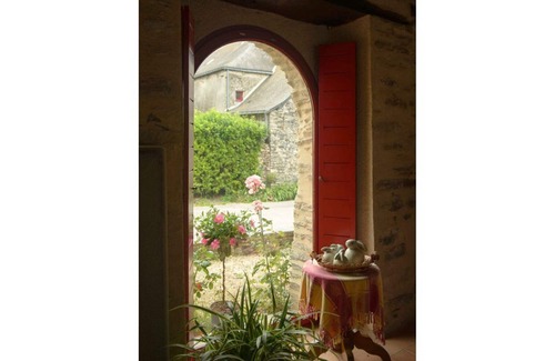 Pannece Cottage | Countryside Retreat with Private Pool, Fireplace, and Electric Bike