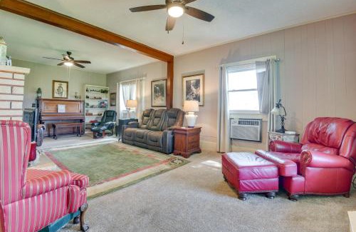 Osage County House | Countryside Retreat with Pasture Views in Hominy