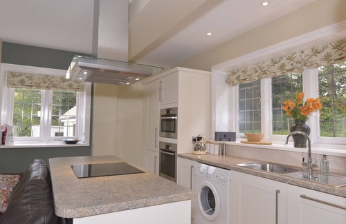East Dean and Friston Cottage | Countryside rural retreat with stunning countryside views for 4 with gardens