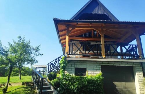 Lukovica Ski Chalet | Countryside cottage with mountain view