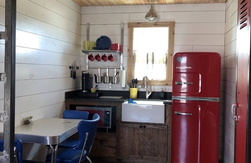 Honey Grove Cabin | Countryside Tiny Cabin 3