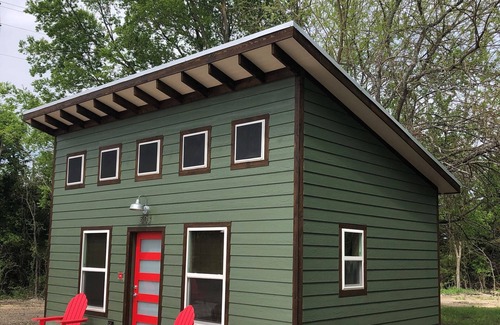Honey Grove Cabin | Countryside Tiny Cabin 3