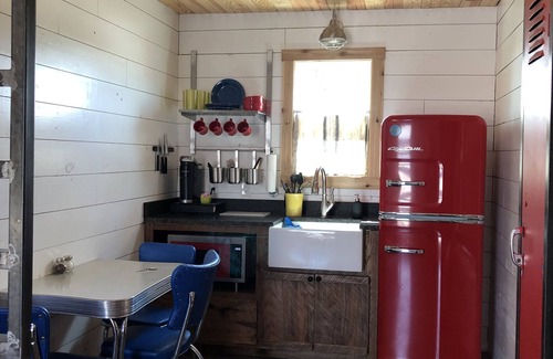 Honey Grove Cabin | Countryside Tiny Cabin 4