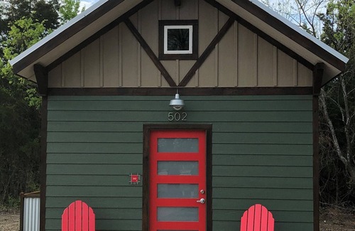 Honey Grove Cabin | Countryside Tiny Cabin 4