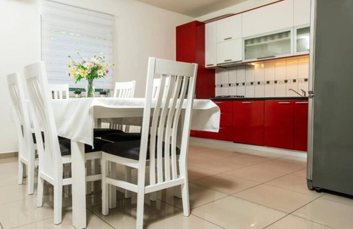 Kamenmost House | Countryside Villa Tajo - Four Bedroom Holiday Home with Swimming Pool