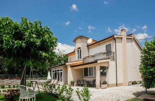 Kamenmost House | Countryside Villa Tajo - Four Bedroom Holiday Home with Swimming Pool