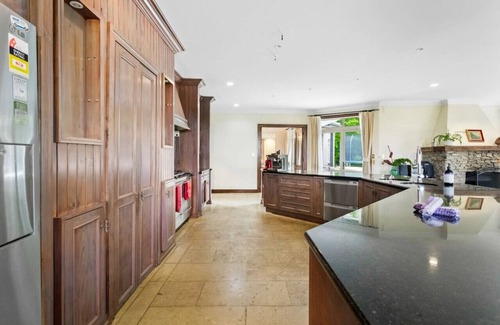 Whitford House | Countryside Zen Estate with Sea Views and Pool