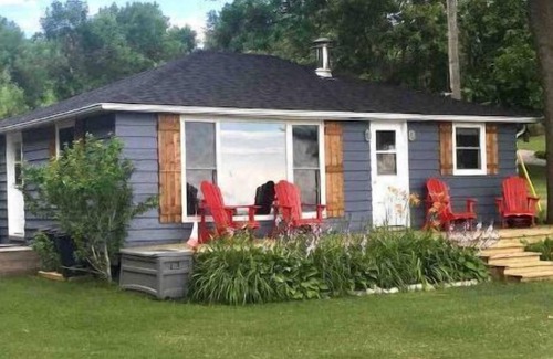 Milford Cottage | County Beach House - right on South Bay with incredible Lake Ontario views