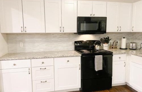 Keller House | County Chic Pets Ok Tx Motor Speedway Nearby By Vacation Your Way