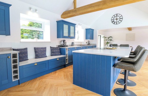 Irstead Cottage | COUNTY FARM BARN, family friendly, with pool in South Walsham