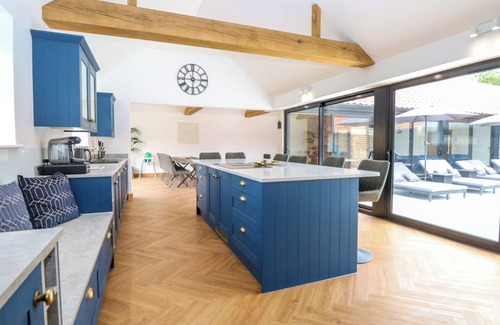 Irstead Cottage | COUNTY FARM BARN, family friendly, with pool in South Walsham