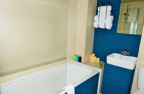 York Apartment | County House Retreat - with free parking and private garden.