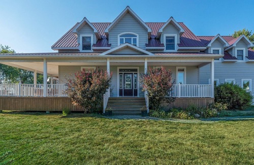 Milford House | County Lakehouse