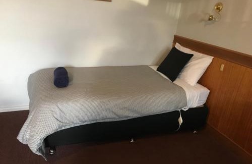 West Wyalong Hotel | County Lodge Motor Inn