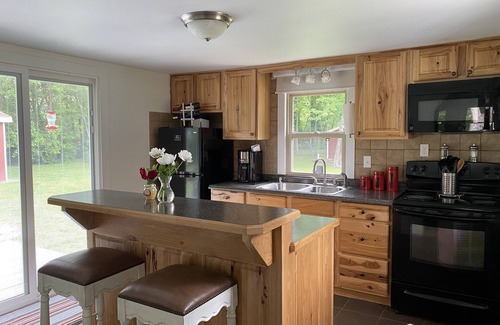 Prathersville House | County Roads Take Me Home to My Happy Place. EXTENDED STAY DISCOUNTS!