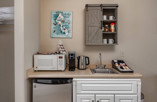 Adelma Beach Apartment | Coupeville Coveland Suite #4