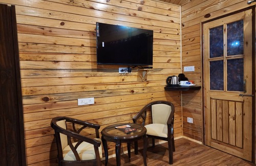Kandaghat Apartment | Couple and family friendly eco resort Near Shimla in Kandaghat