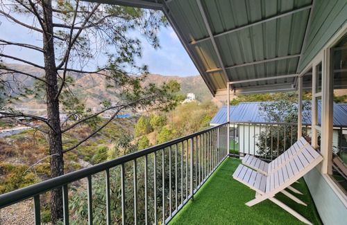 Kandaghat Apartment | Couple and family friendly eco resort Near Shimla in Kandaghat