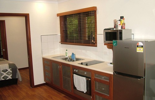 Atherton House | Couple Friendly Self Contained Apartment
