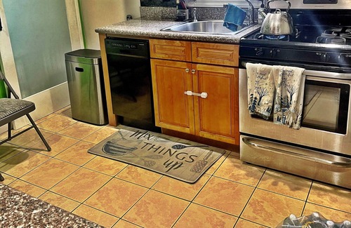 Bay Shore House | Couple or kid friendly room in home with fire pit super close to fire Island ⛴️