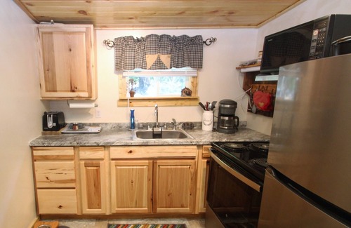 Jefferson Township Cabin | Couple's Cabin in Somerset