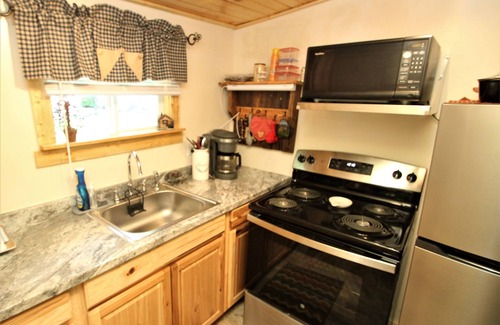 Jefferson Township Cabin | Couple's Cabin in Somerset