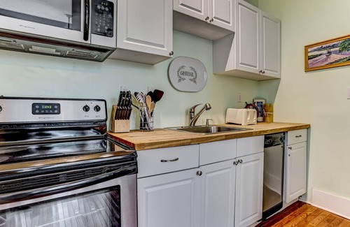 Historic District - North Condo | Couple's Getaway, Dog Friendly, Heated Pool Access