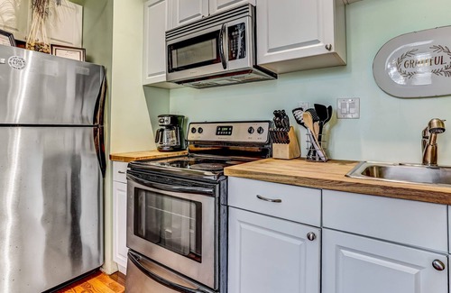 Historic District - North Condo | Couple's Getaway, Dog Friendly, Heated Pool Access