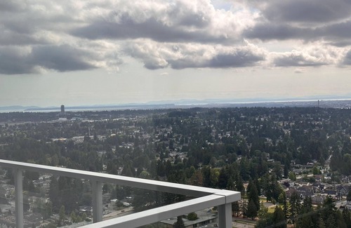 Surrey Apartment | Couple's Luxury Getaway